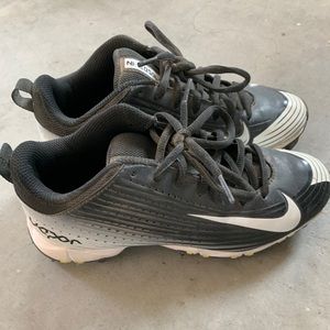 Youth Softball Cleats